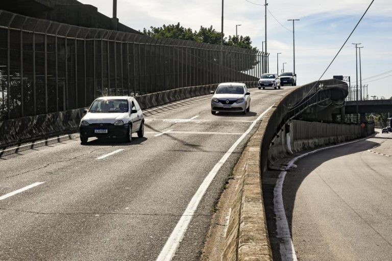 SERVIÇOS URBANOS - Obras na rampa de acesso da avenida Mauá pe
