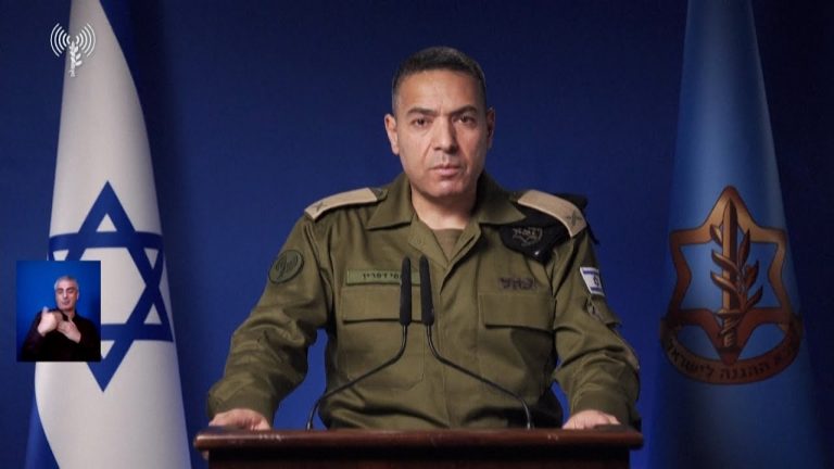 Miniatura do vídeo: Exército de Israel recupera corpos de três reféns em Gaza: Keidar, Samerano e Levinson