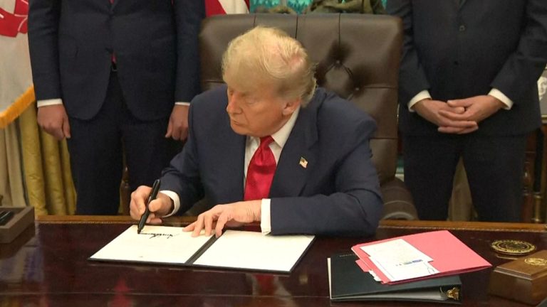 09- TRUMP ASSINA TARIFAÇO BR