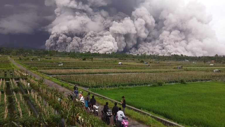 07- VULCÃO INDONÉSIA