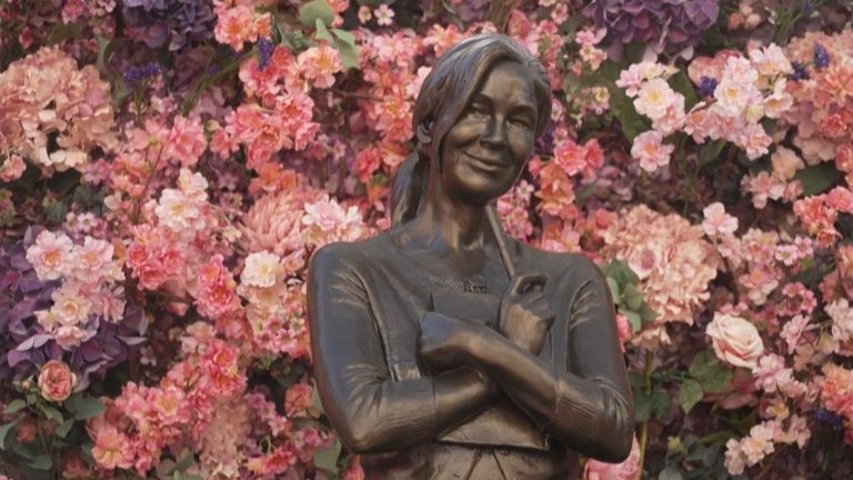 09- ESTÁTUA BRIDGET