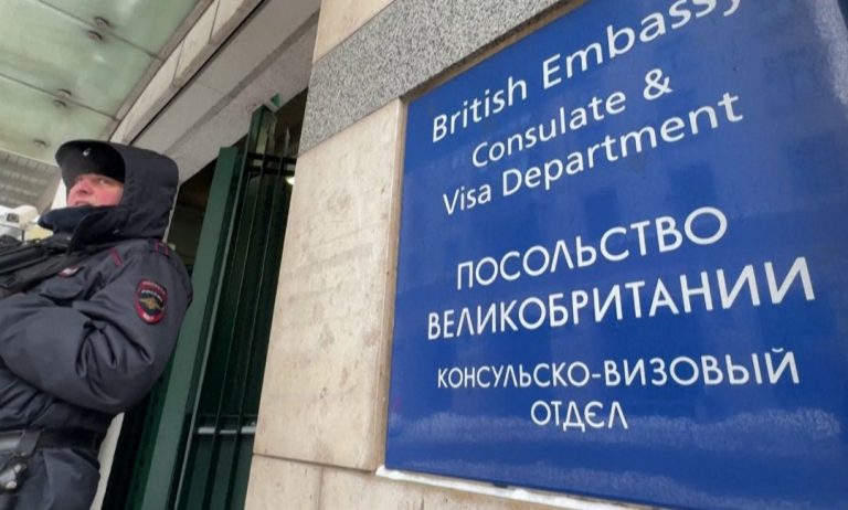 EXPULSÃO DOPLOMATICA