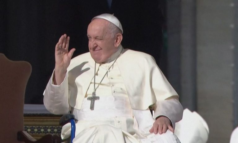 INSATISFAÇÃO VATICANO