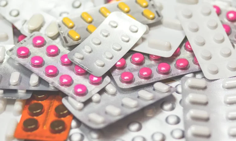 farmacia_medicamentos_01